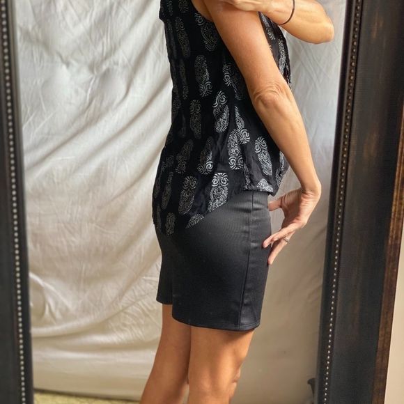 🤙🏽BLACK PENCIL SKIRT SIZE SMALL - Picture 3 of 4